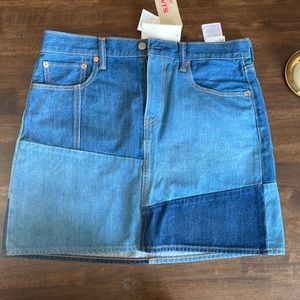 LEVIS NWT DENIM PATCH HIGHWAISTED SKIRT SZ 31
